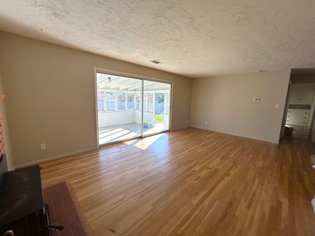 240 Encinal Dr - Photo 4 of 19