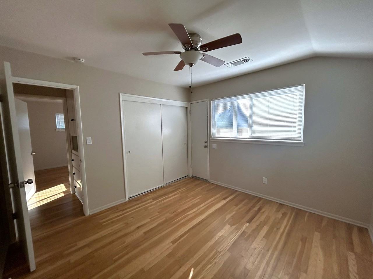 240 Encinal Dr - Photo 7 of 19