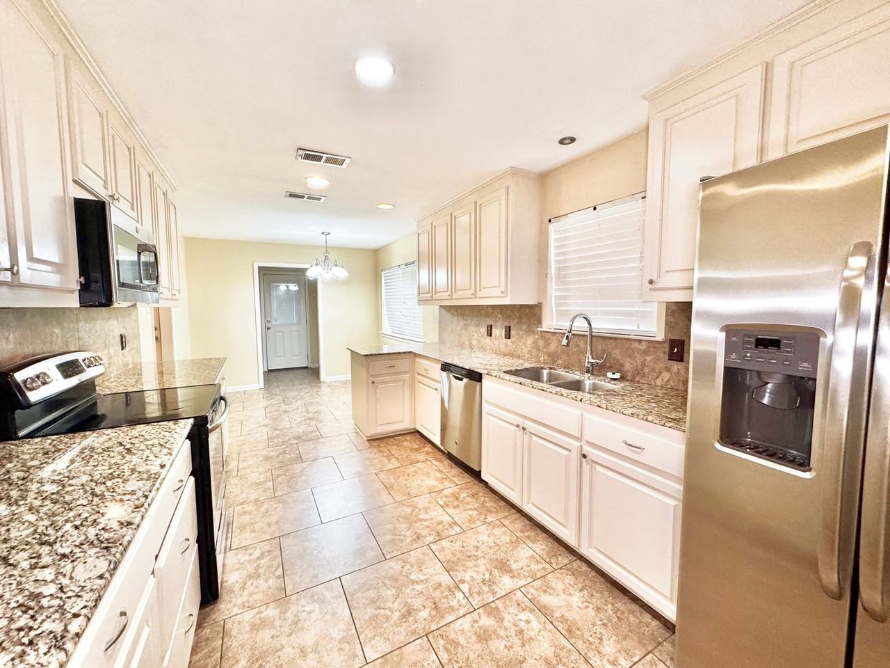 1323 Tamari Dr - Photo 6 of 19