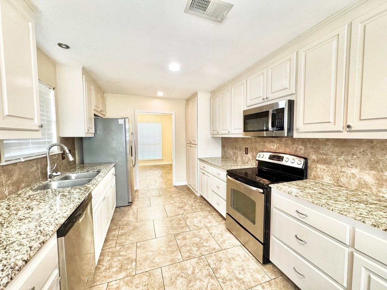 1323 Tamari Dr - Photo 7 of 19
