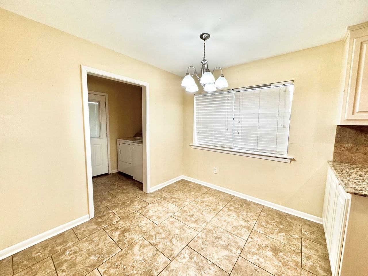 1323 Tamari Dr - Photo 7 of 18