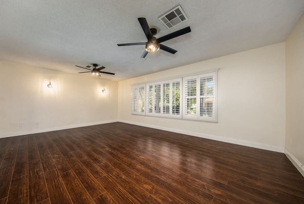 25597 Lomas Verdes St - Photo 4 of 20