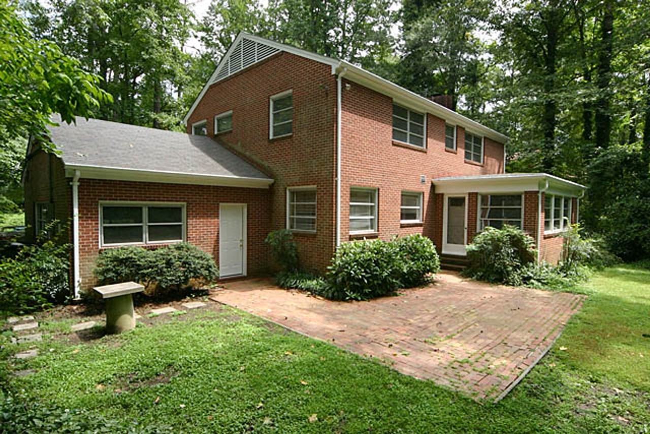1115 Woodburn Rd - Photo 2 of 20