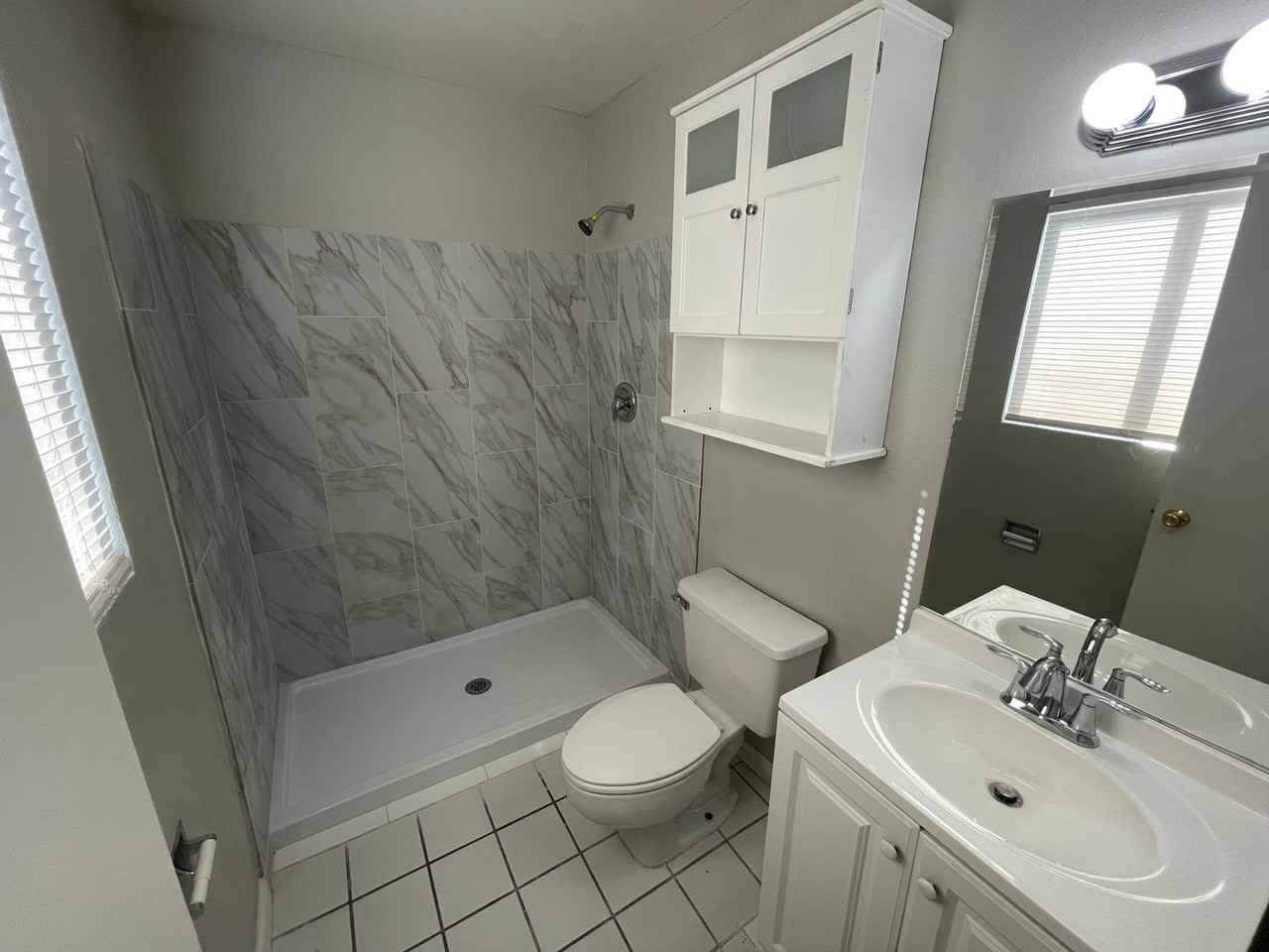7009 Oakland Cir - Photo 3 of 14