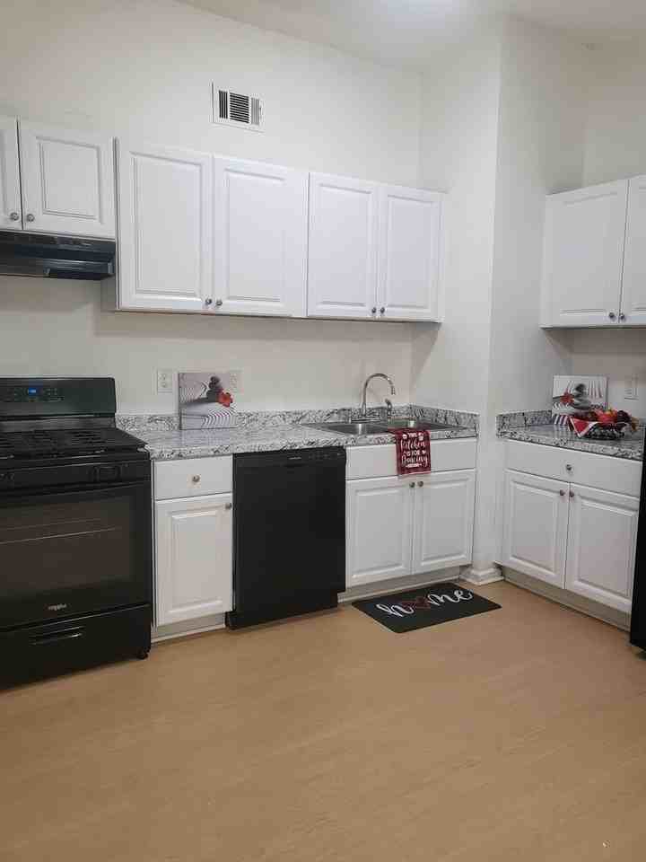 6059 Creekford Dr - Photo 5 of 18