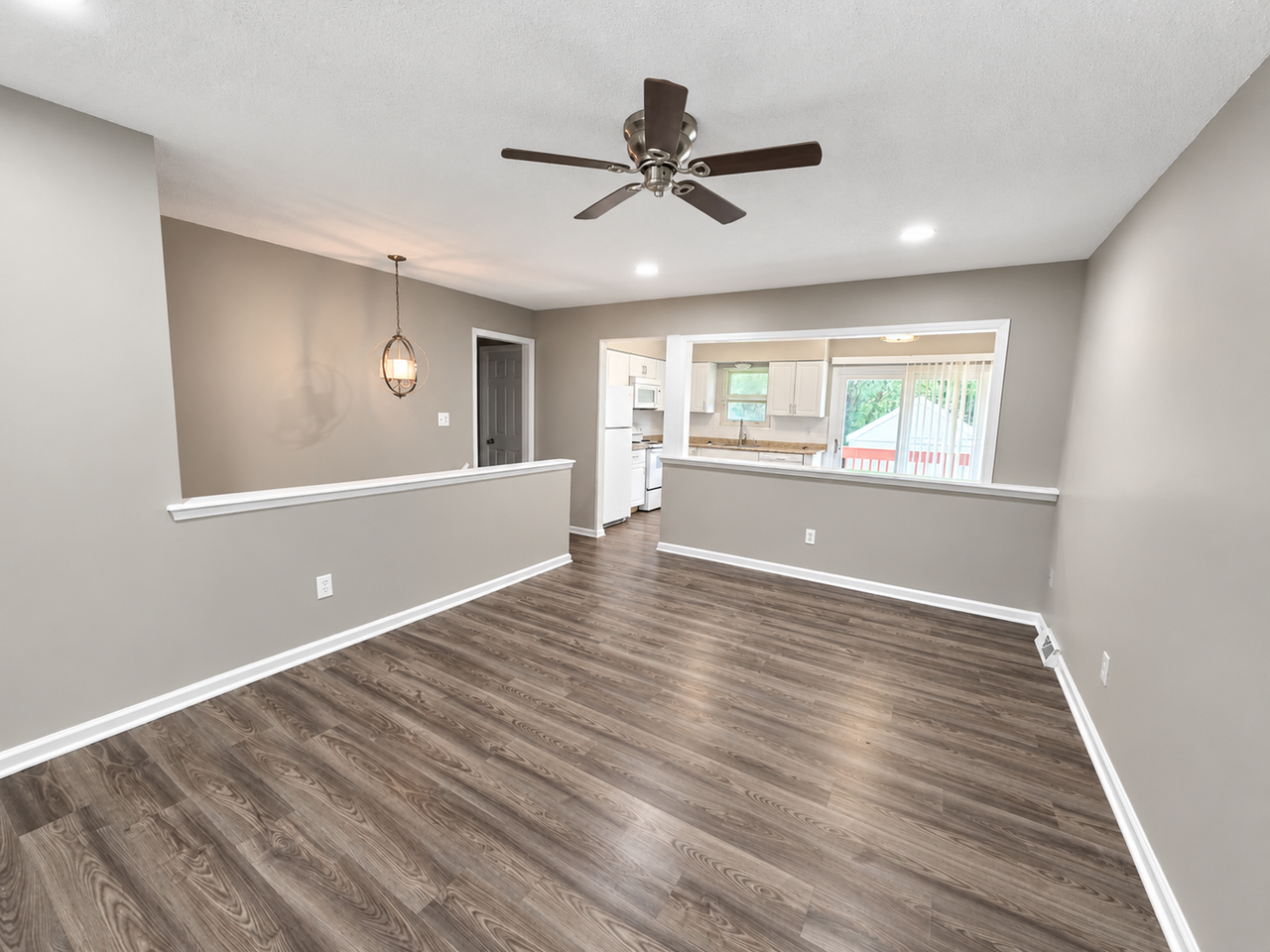 339 N Kendall Dr - Photo 4 of 18
