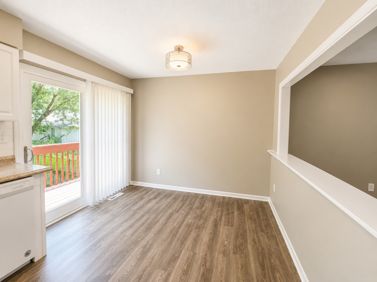339 N Kendall Dr - Photo 6 of 18