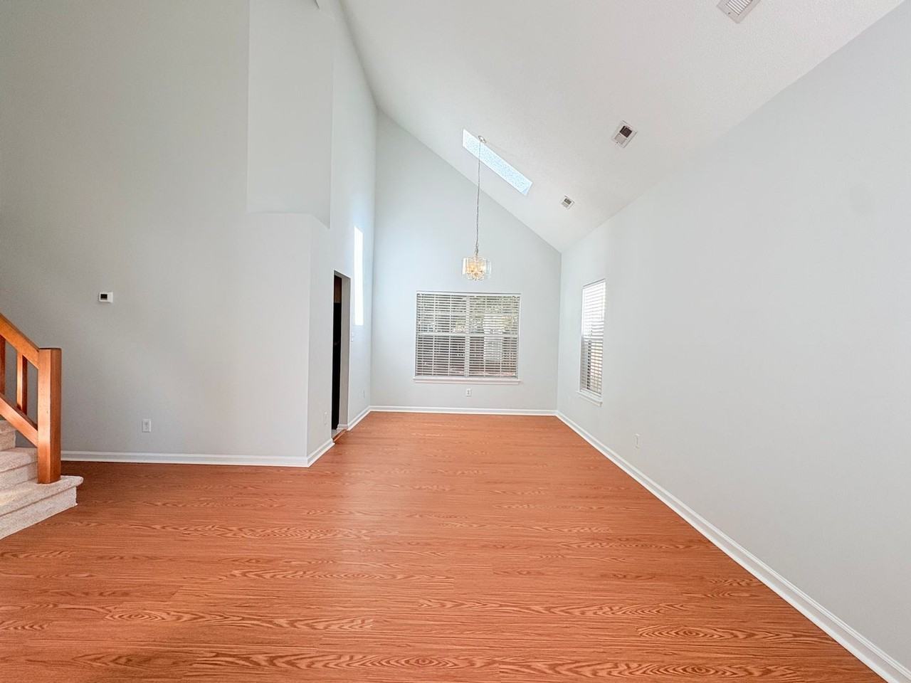 110 Amelia Ct - Photo 3 of 16