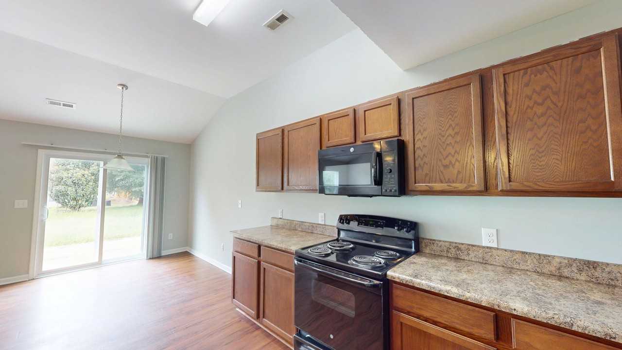 10612 Kempsford Dr - Photo 5 of 31