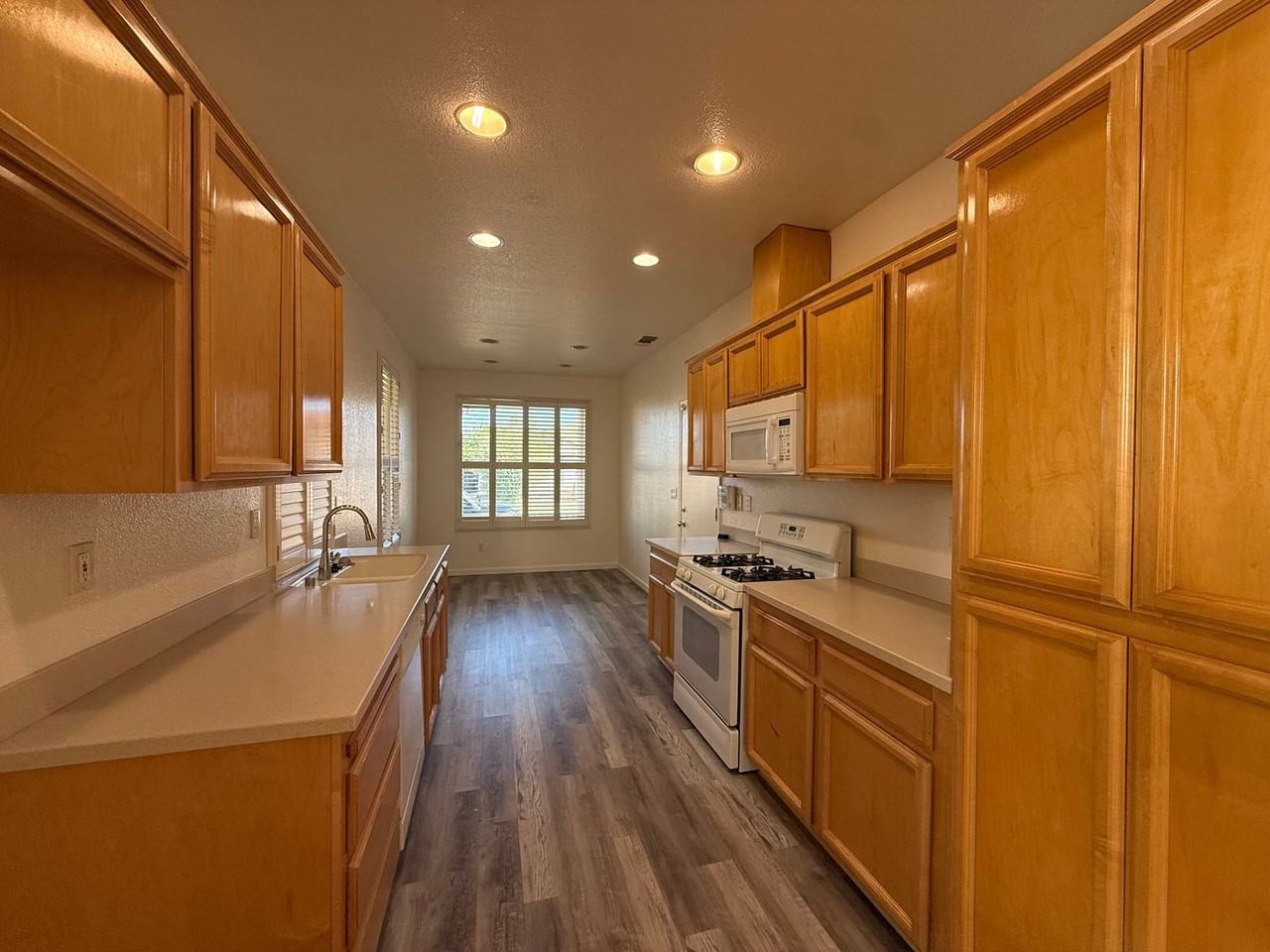 5900 Witt Way - Photo 2 of 12