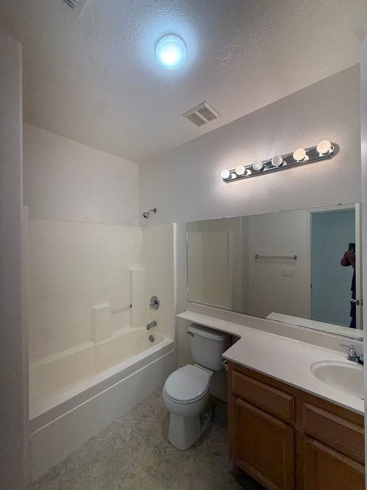 5900 Witt Way - Photo 7 of 12