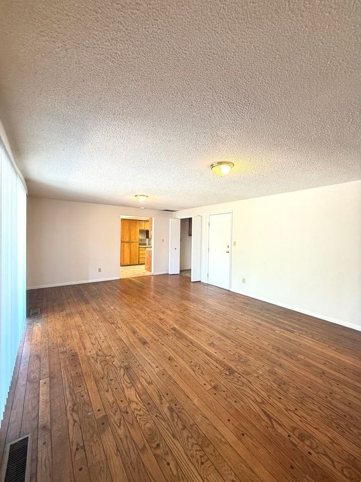 3051 Jason Way - Photo 6 of 17