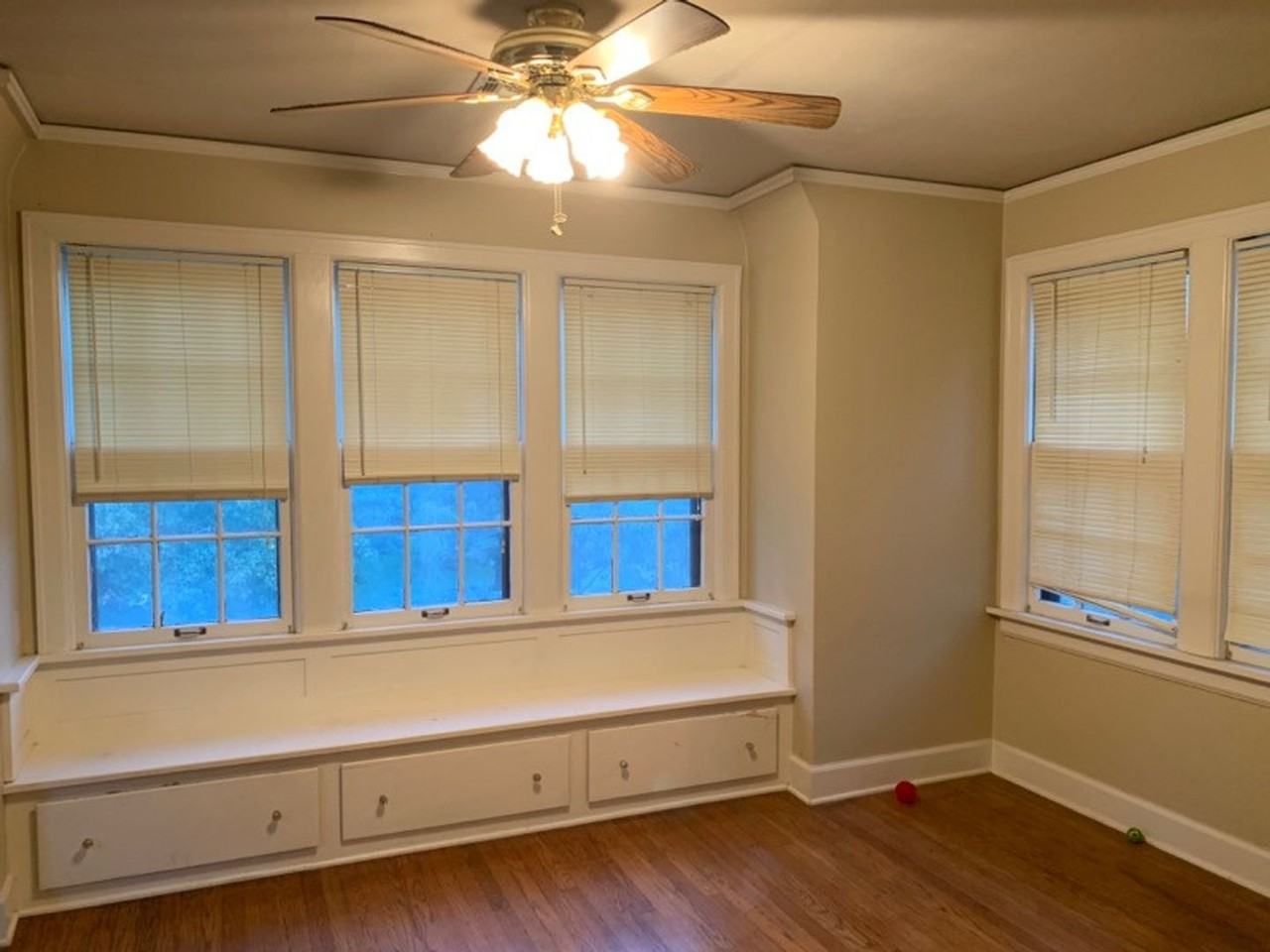 203 N Terrace Dr - Photo 3 of 9