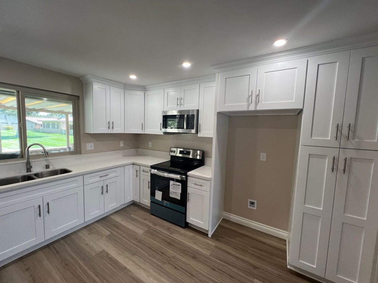 8107 Village 8 - Photo 2 of 13