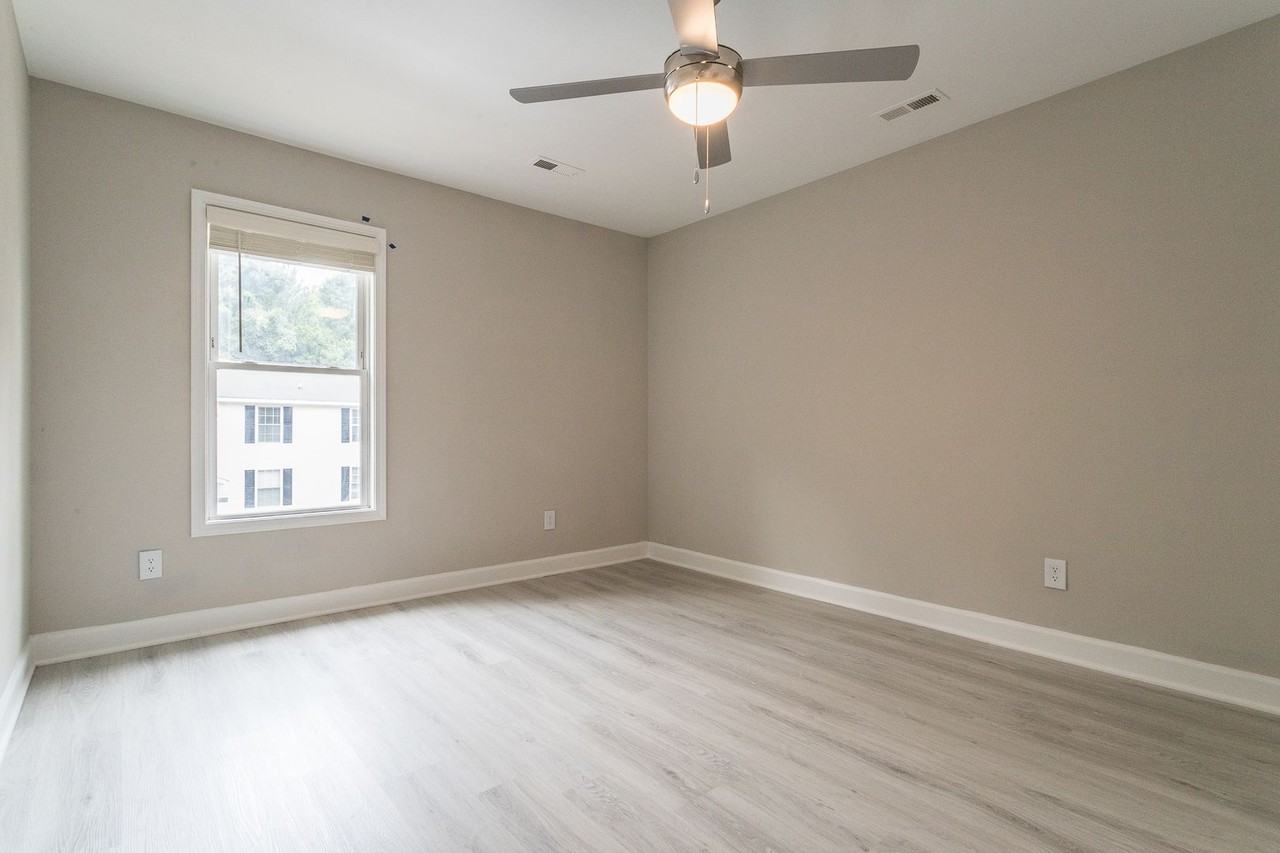 424 Bashford Rd - Photo 6 of 16