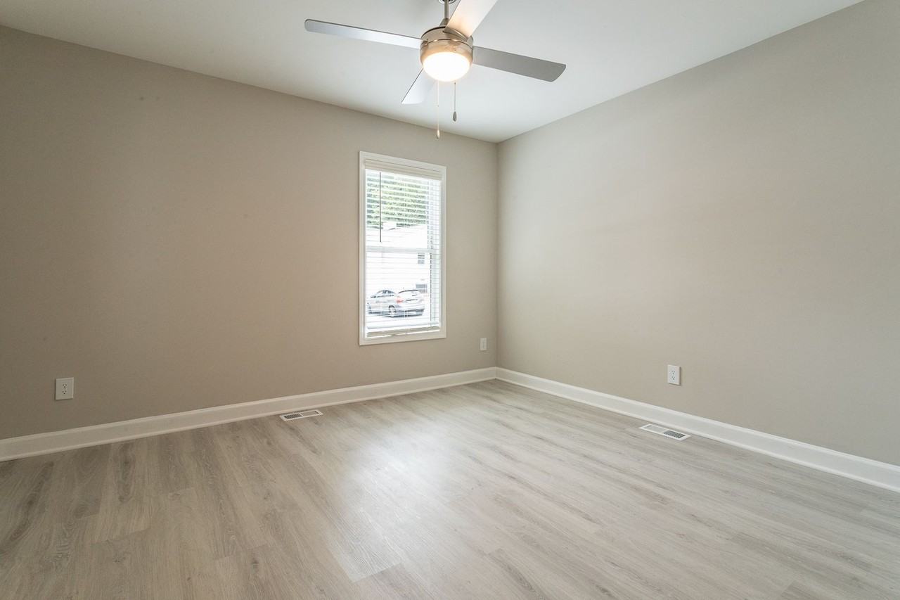 424 Bashford Rd - Photo 7 of 16