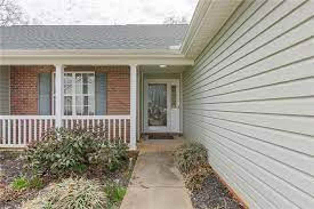 902 Satin Wood Dr - Photo 2 of 5