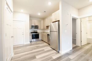 featured image of 1600 Somerset Cir