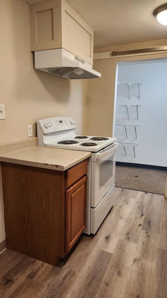 416 Evans Ave #B - Photo 4 of 12