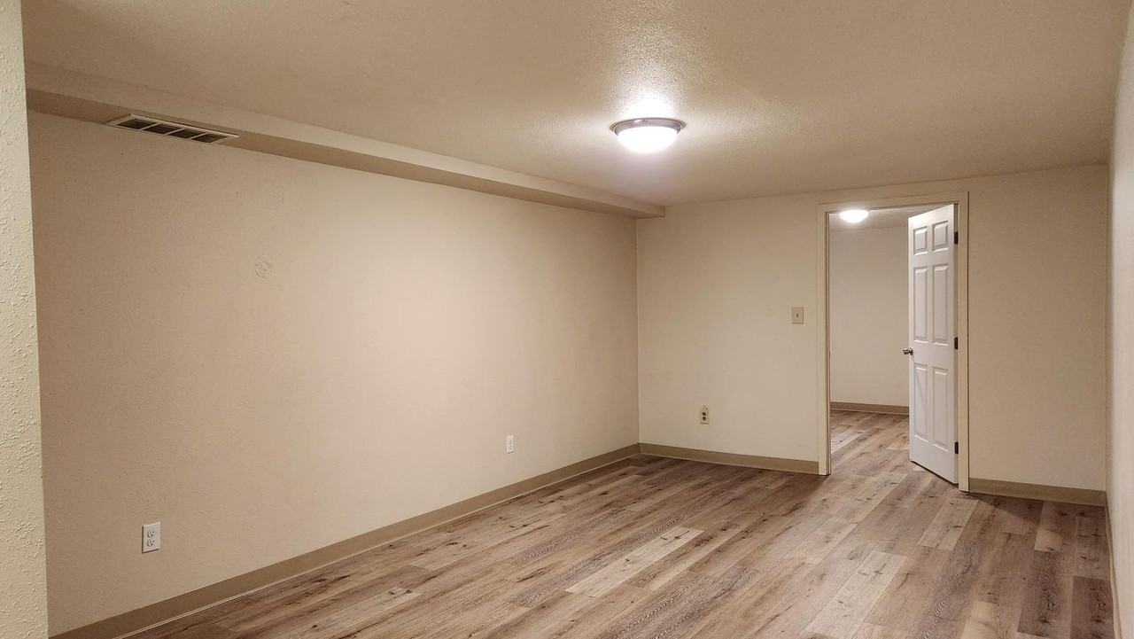 416 Evans Ave #B - Photo 6 of 12