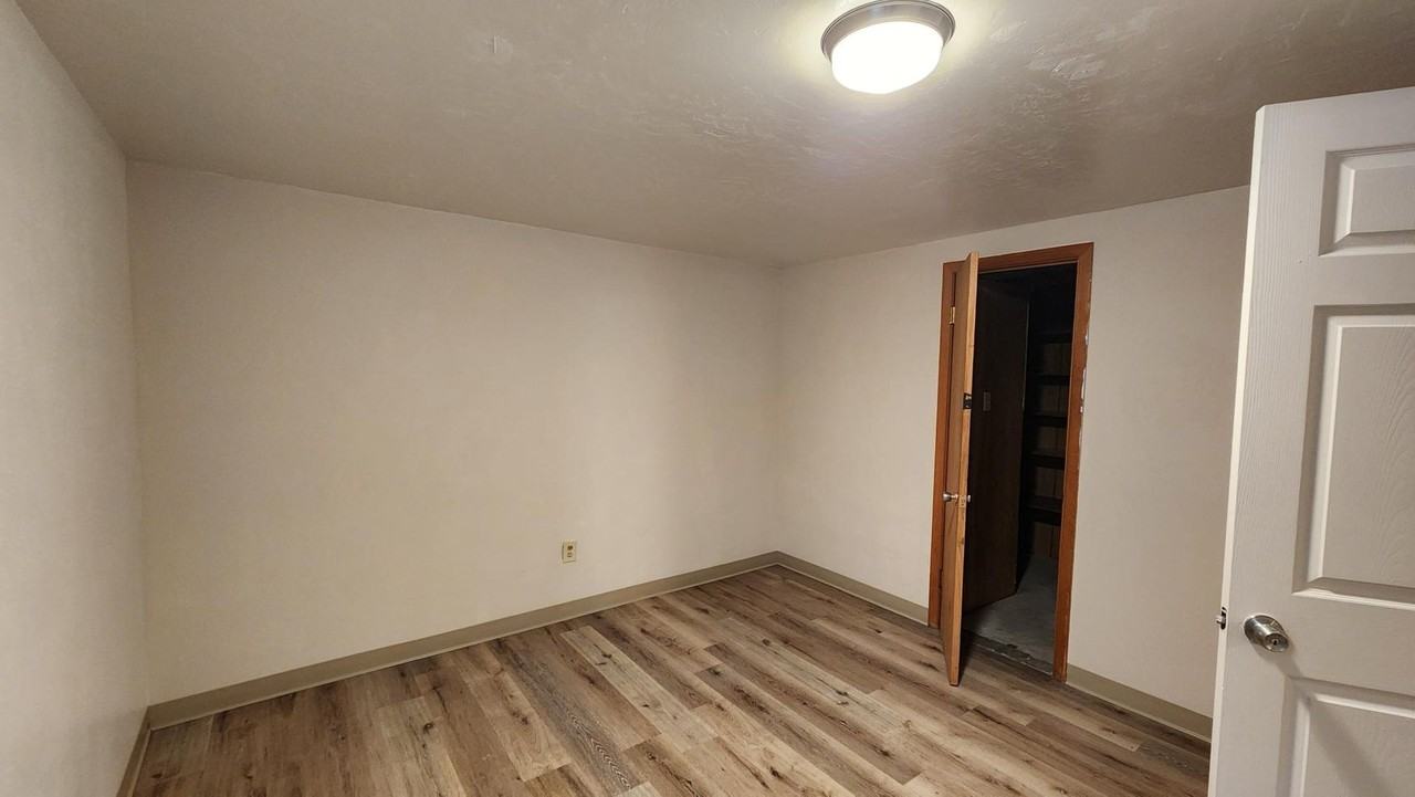 416 Evans Ave #B - Photo 7 of 12