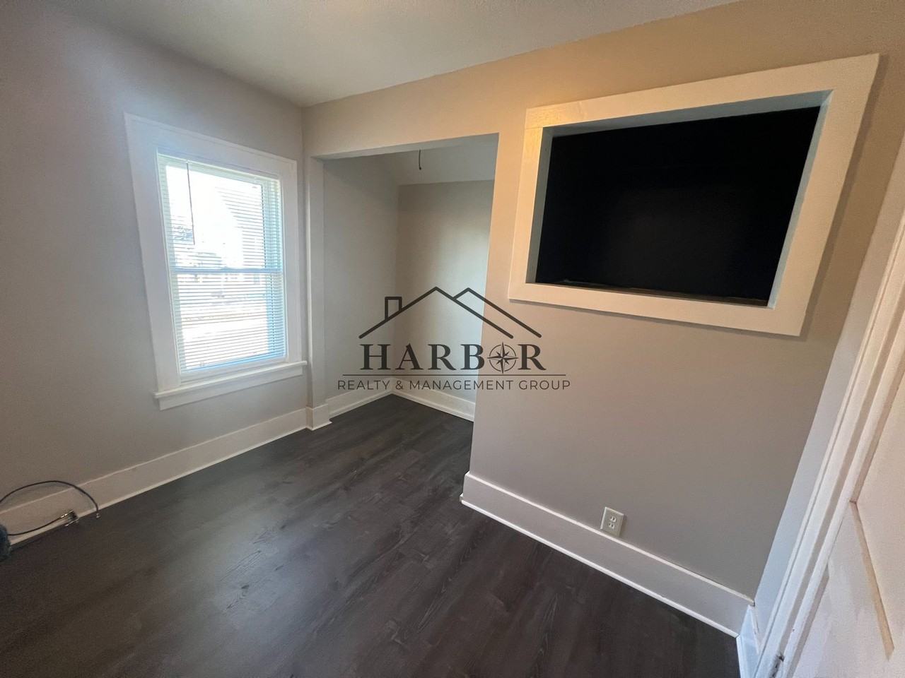 405 1st St Sw - Photo 2 of 18
