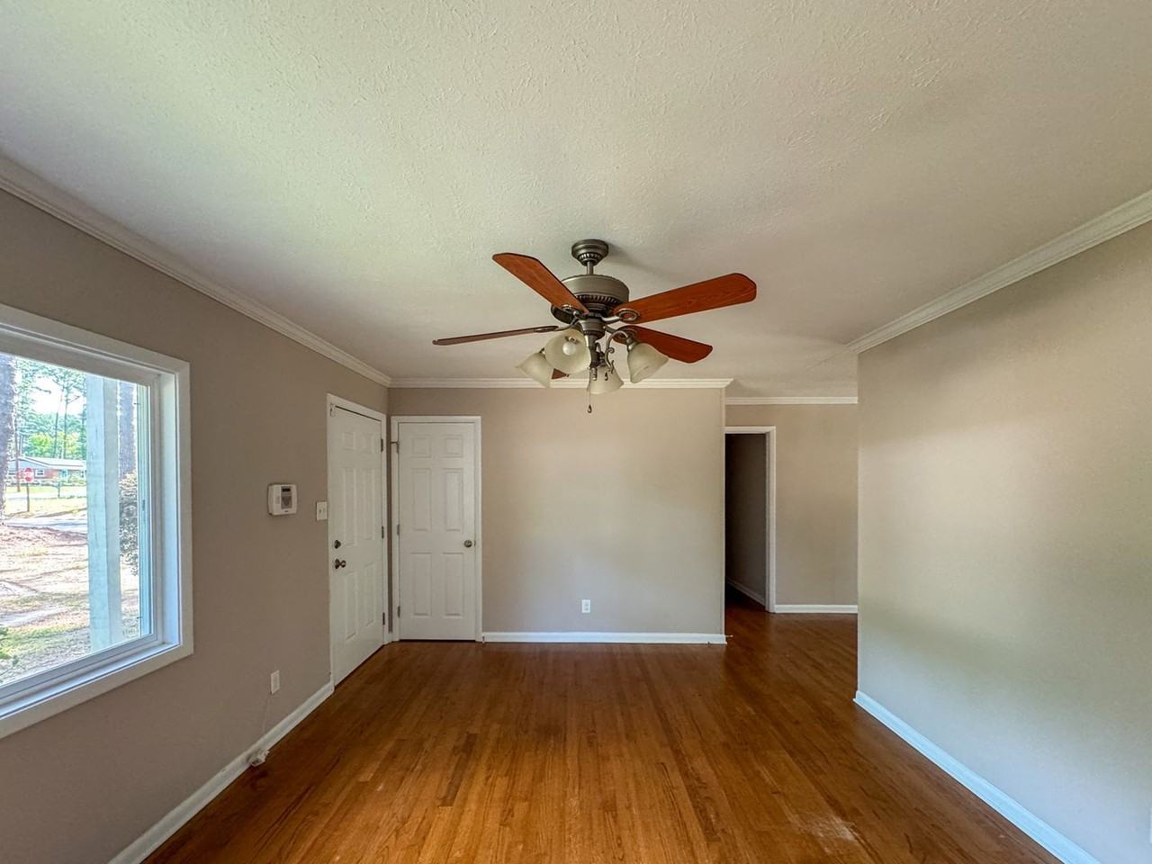 7228 Ainsley St - Photo 3 of 22