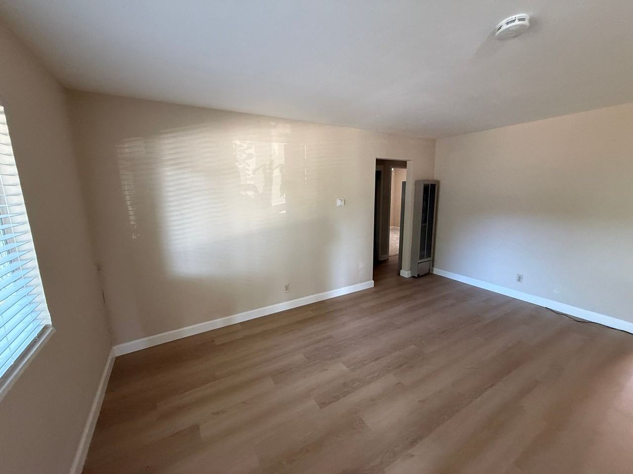 611 Fairview Dr - Photo 3 of 19