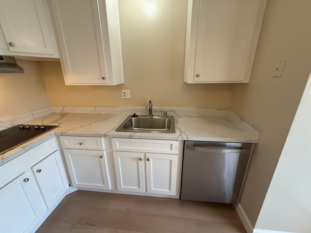 611 Fairview Dr - Photo 7 of 19