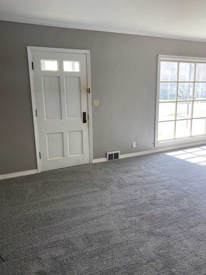 2726 Underwood St - Photo 3 of 10