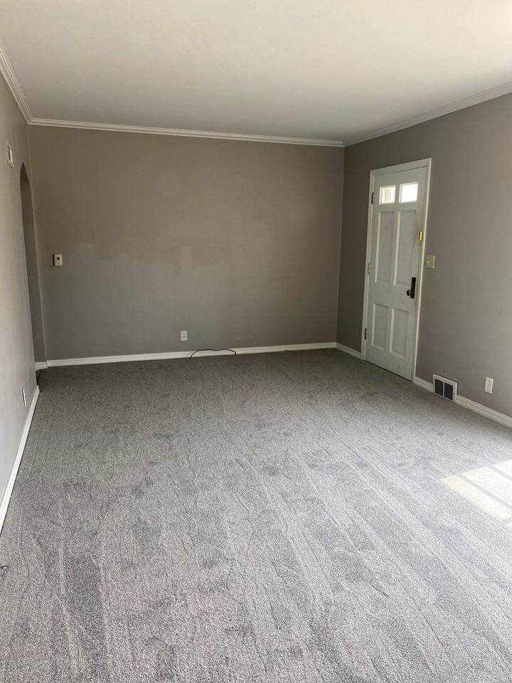 2726 Underwood St - Photo 4 of 10