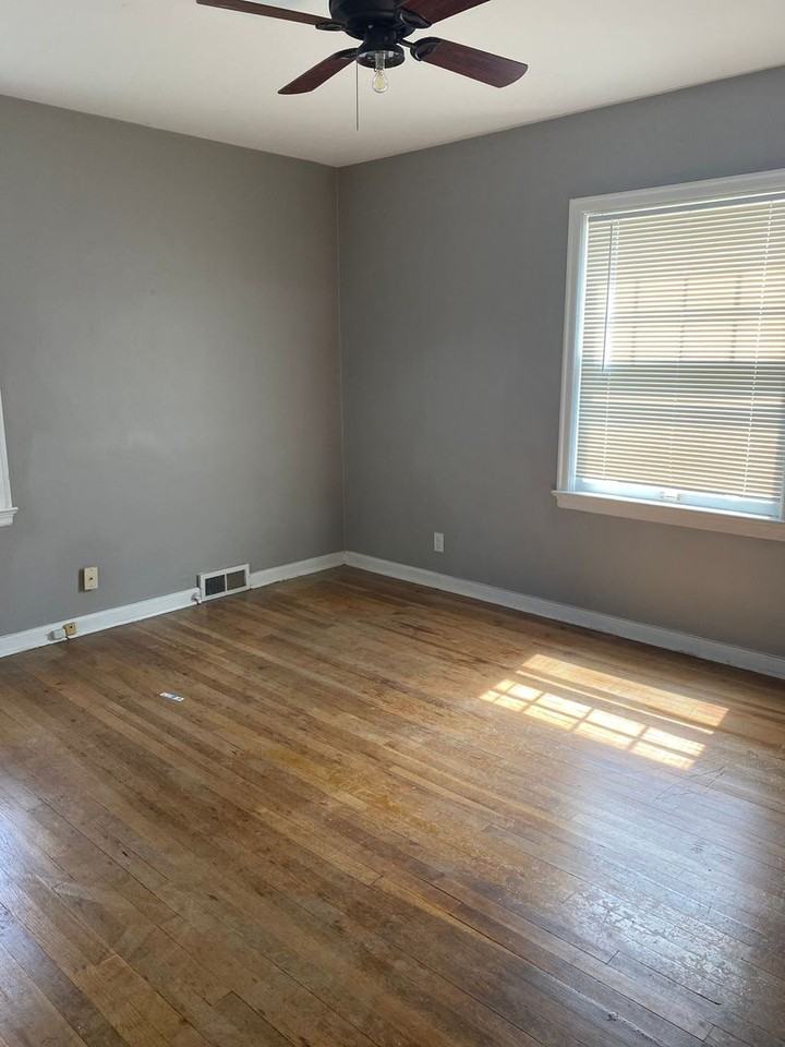 2726 Underwood St - Photo 7 of 10