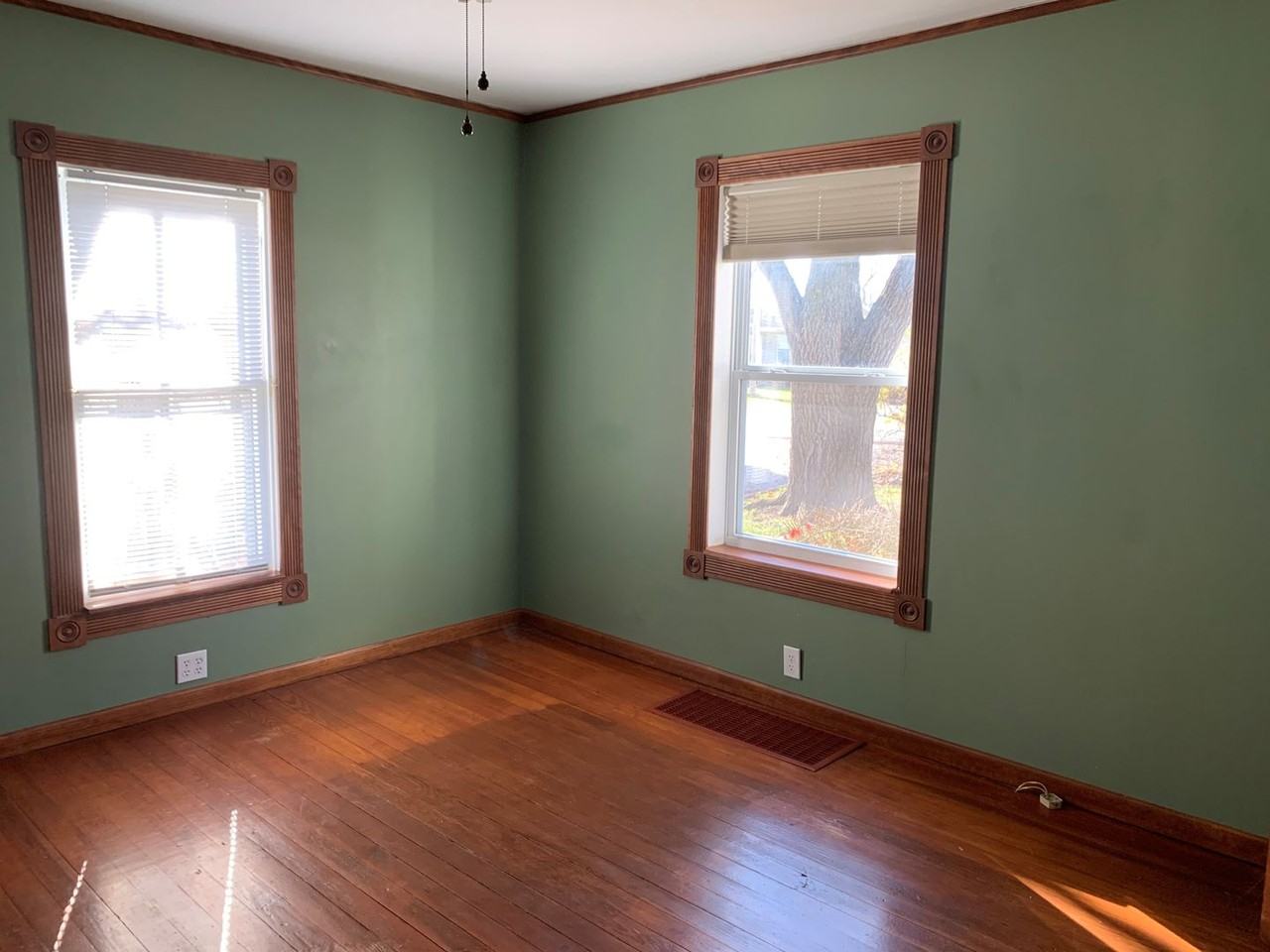 212 Alden St - Photo 7 of 13