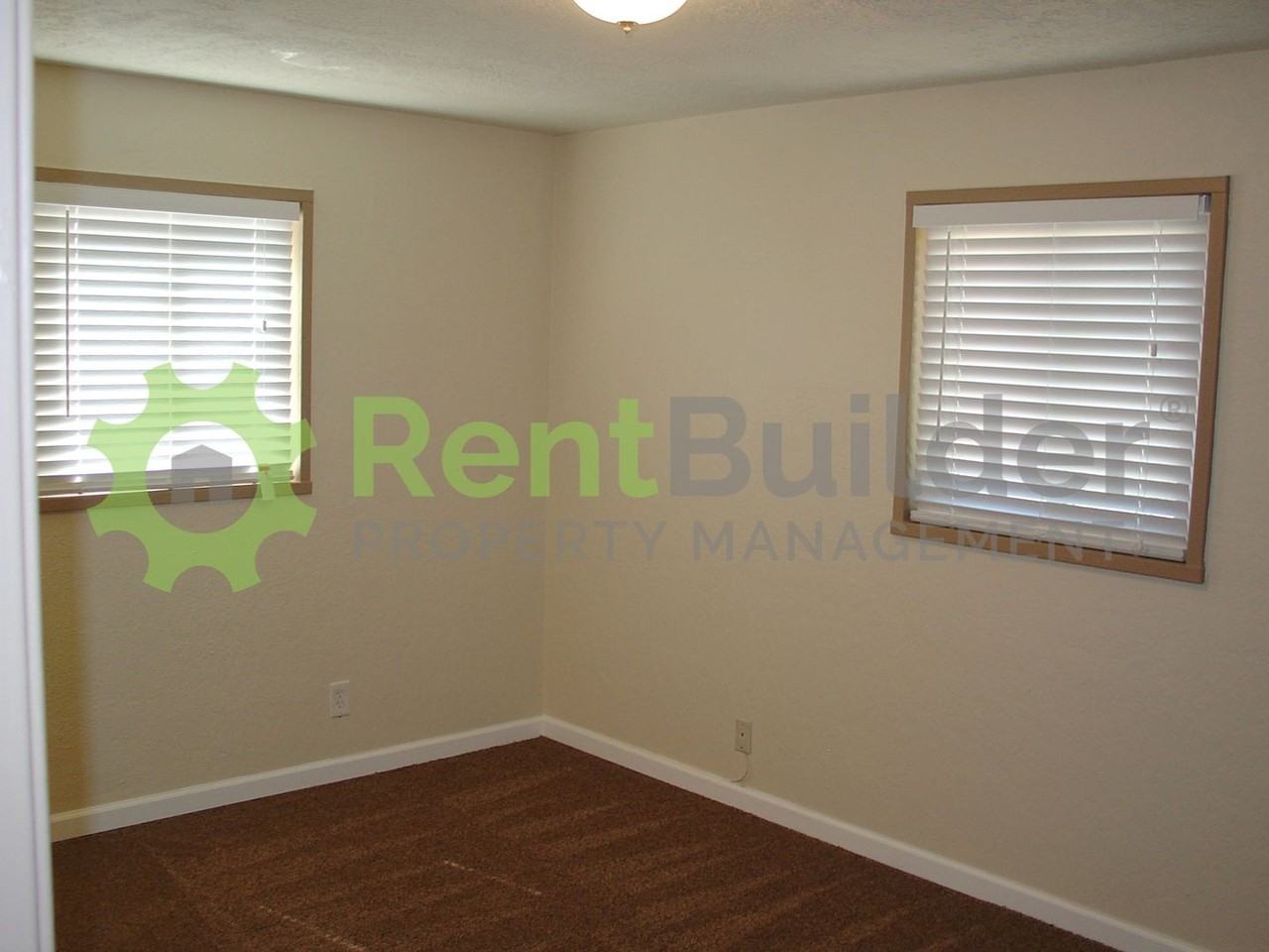 9801 Snowheights Blvd Ne - Photo 7 of 22