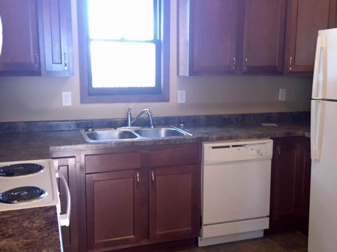 1423 Bever Ave Se - Photo 3 of 5