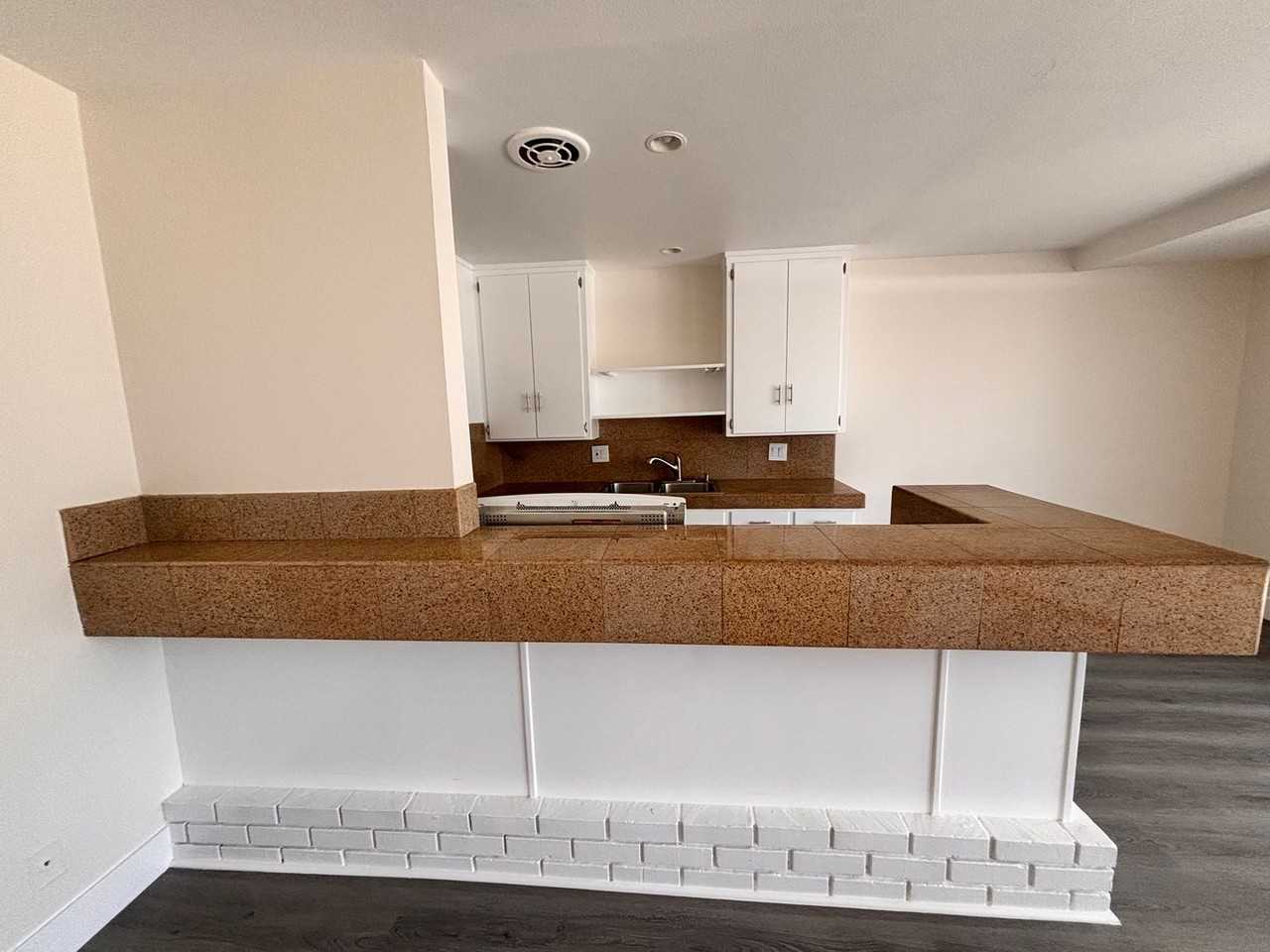 1750-1754 Redondo Ave - Photo 3 of 17