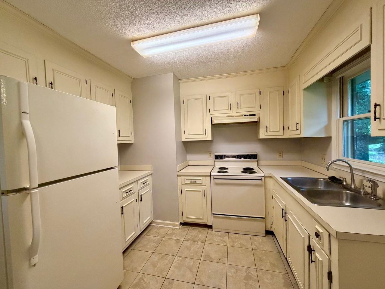 70 Frost Wood Ct - Photo 4 of 7