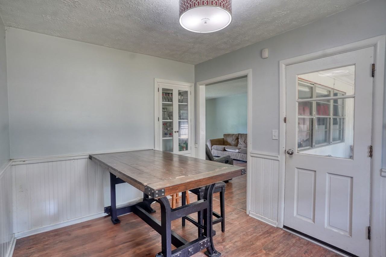 2920 Highwoods Dr - Photo 5 of 15
