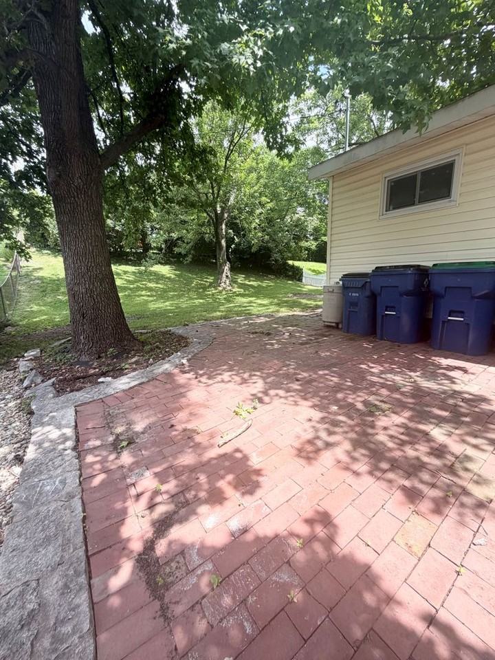 621 Pinellas Dr - Photo 3 of 20