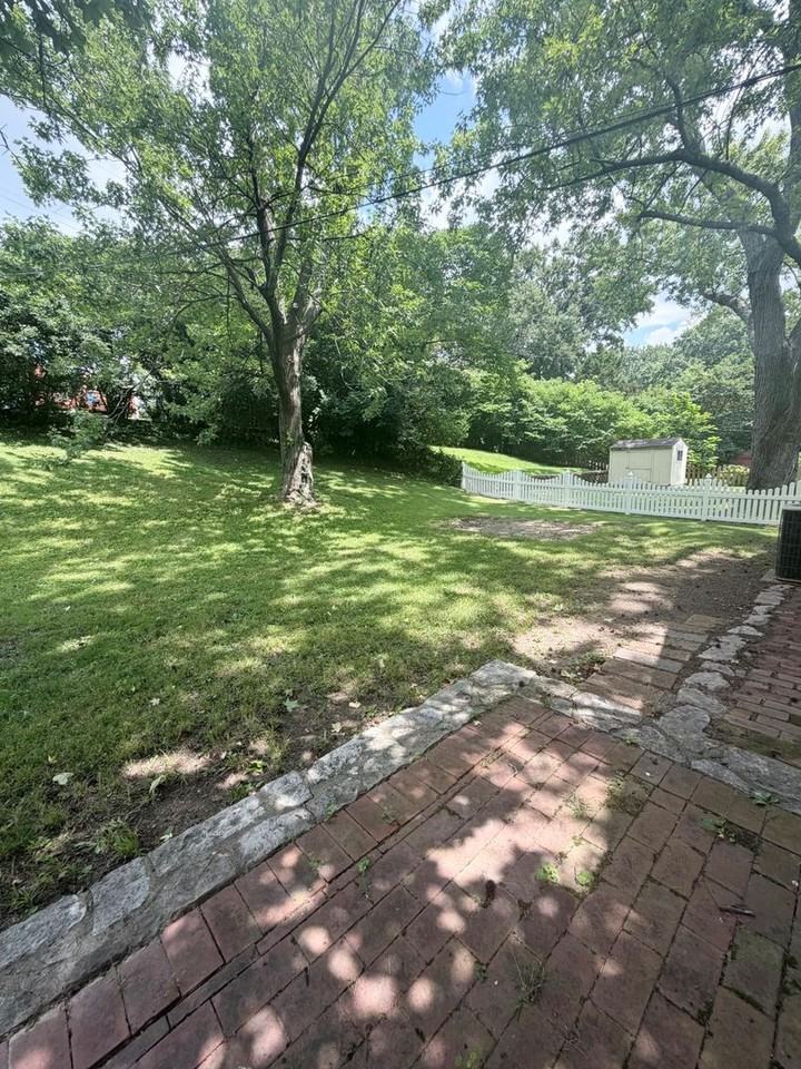 621 Pinellas Dr - Photo 4 of 20