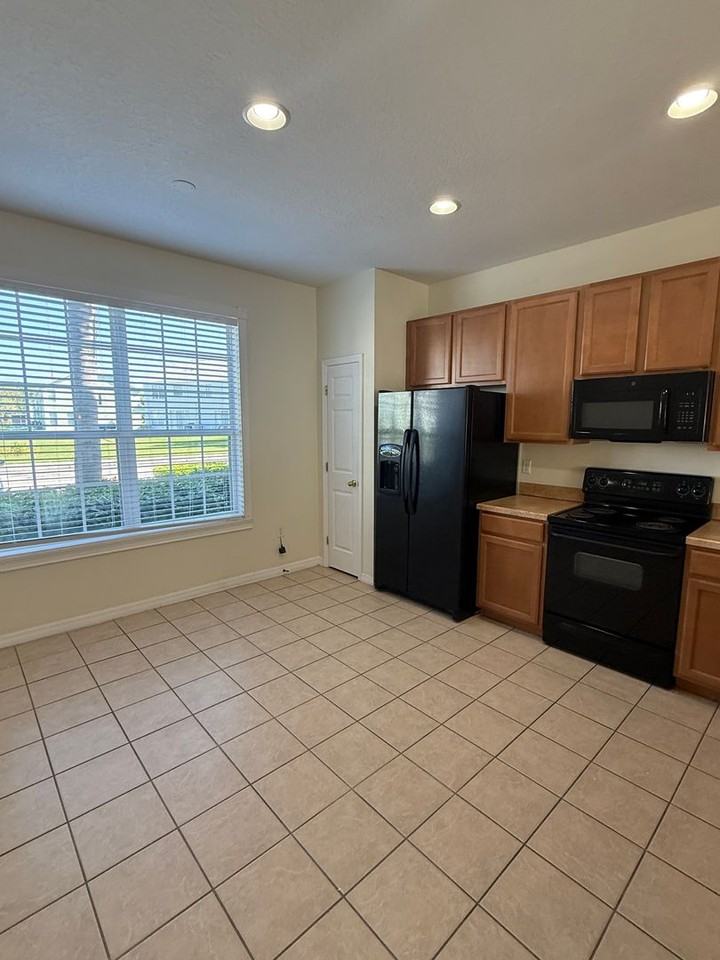 11636 Declaration Dr - Photo 3 of 15