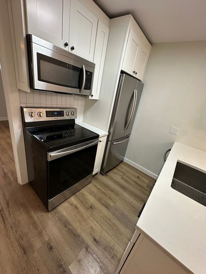 The District Apartments - Photo 3 of 23