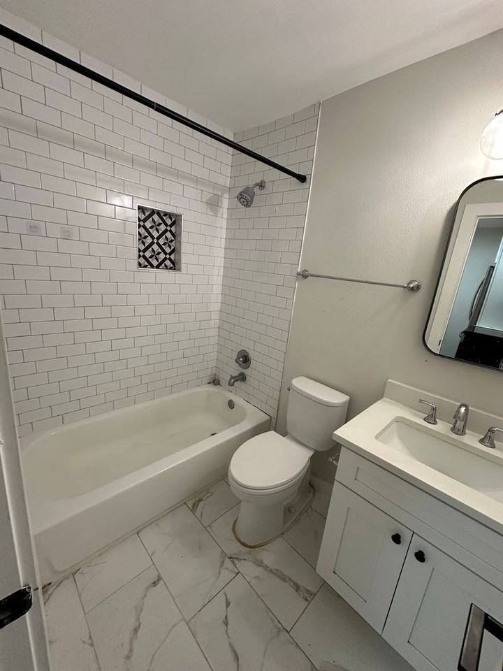 The District Apartments - Photo 5 of 23