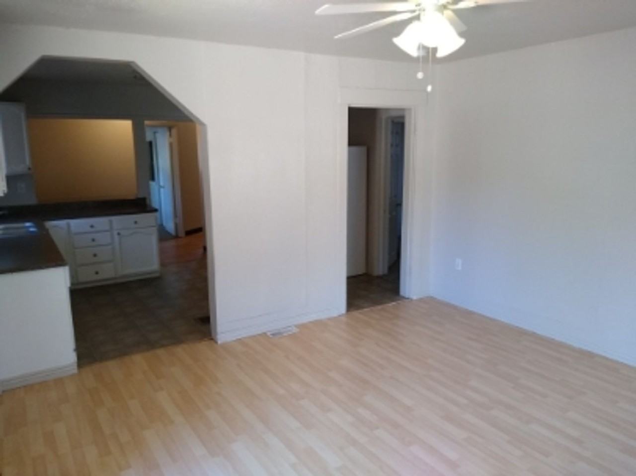 106 S 400 E - Photo 4 of 25