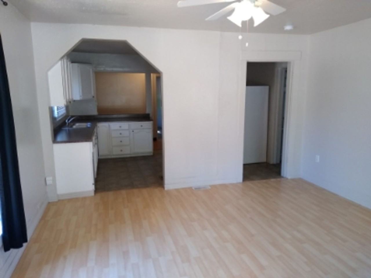 106 S 400 E - Photo 5 of 25