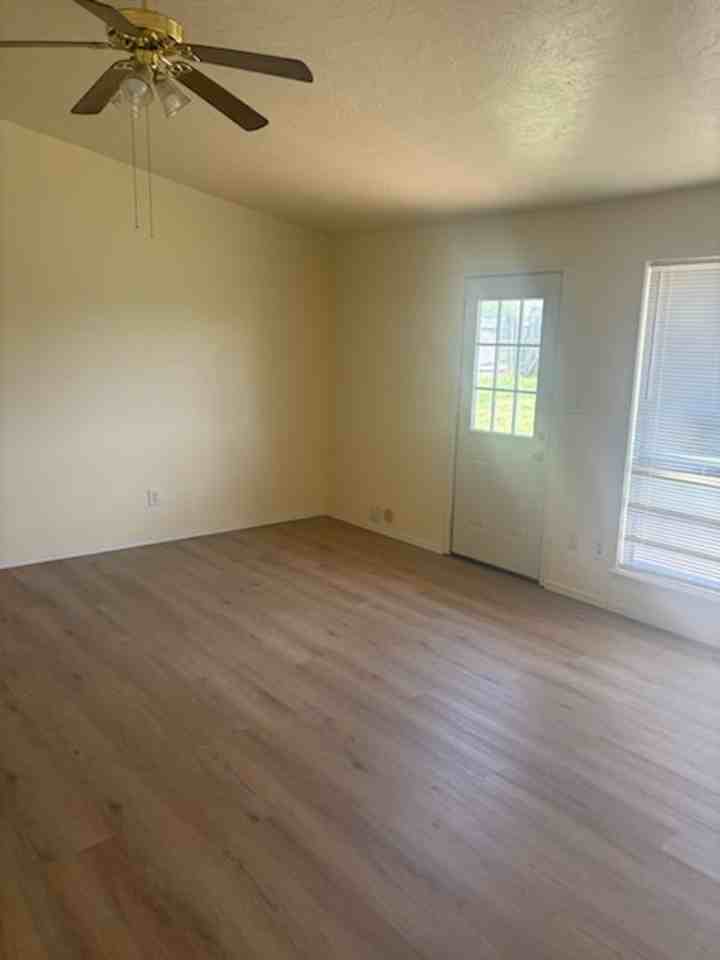 6414 Sw Lynnwood Ave - Photo 2 of 12