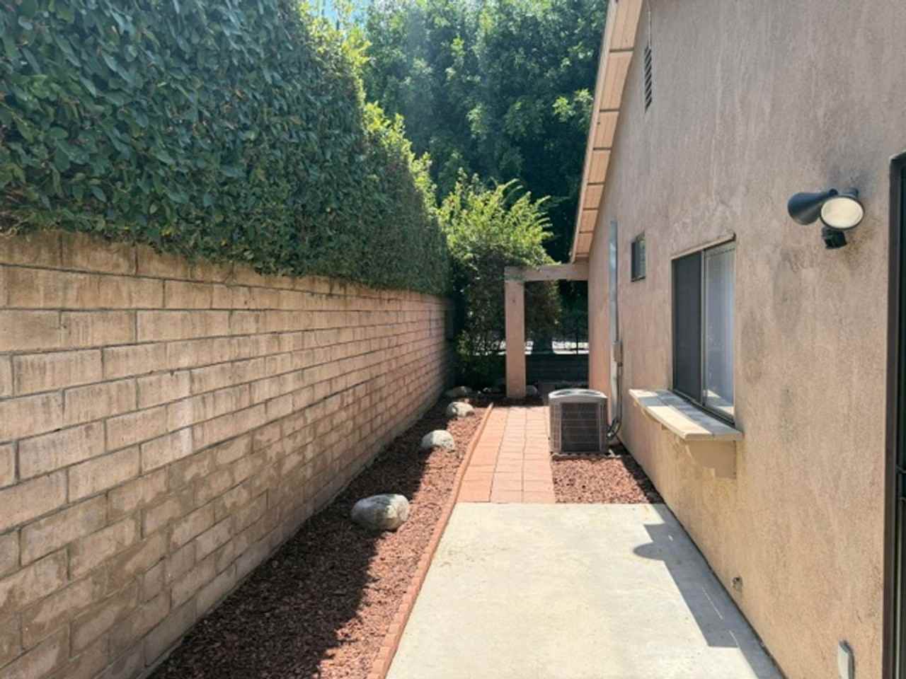 2324 Raintree Dr - Photo 3 of 11