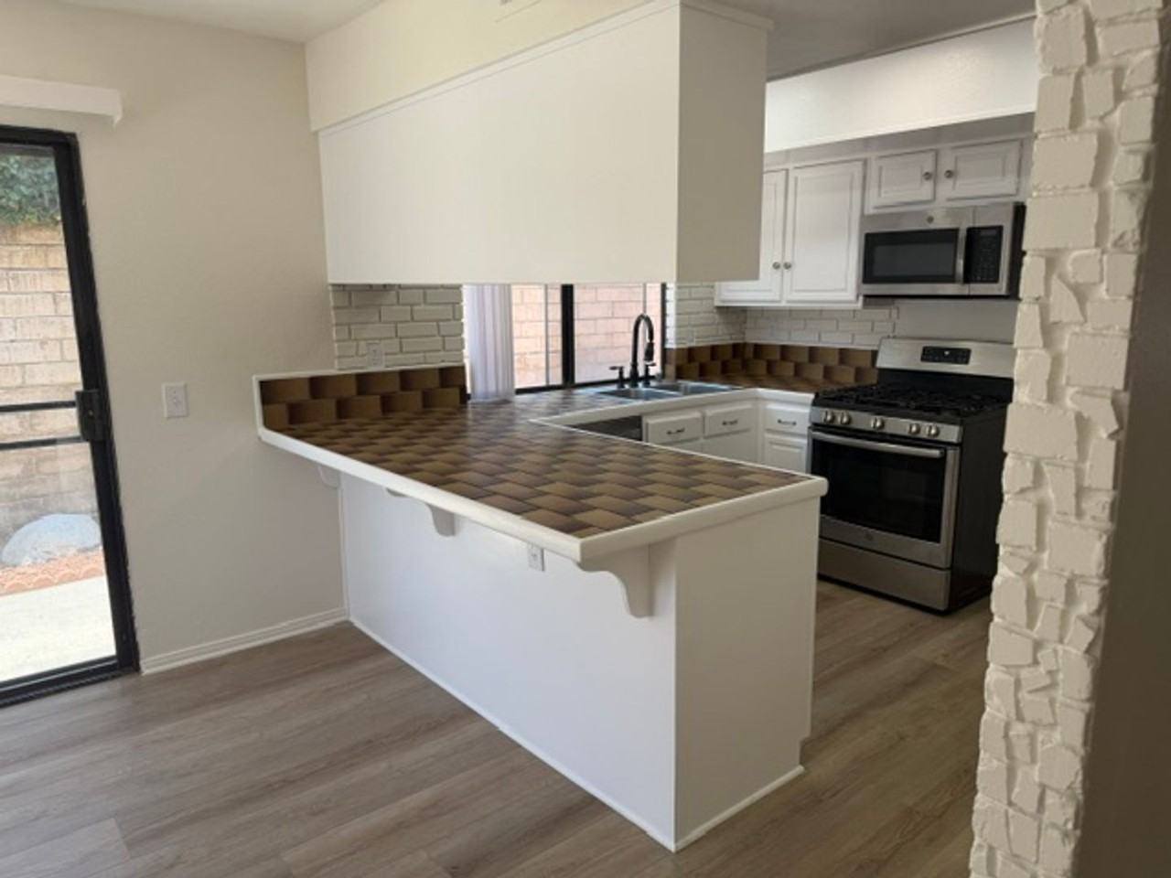 2324 Raintree Dr - Photo 5 of 11