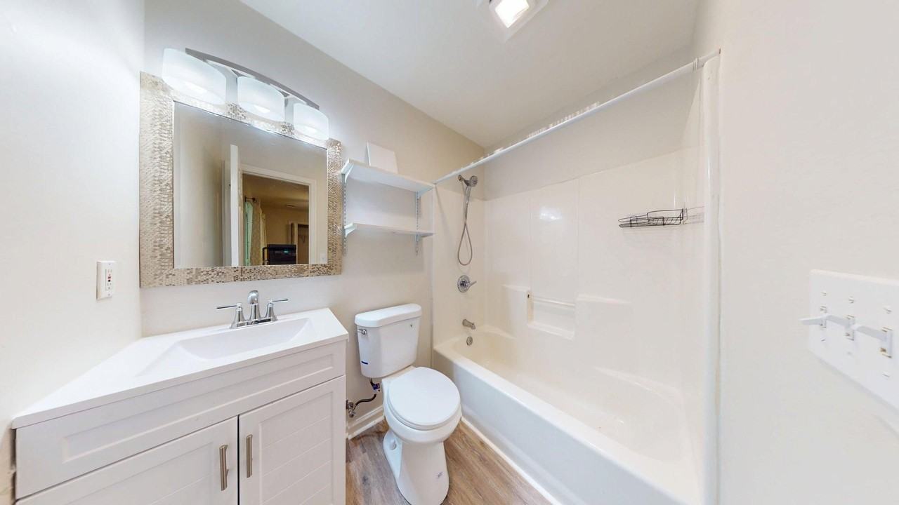 500 Greentree Ter - Photo 5 of 24