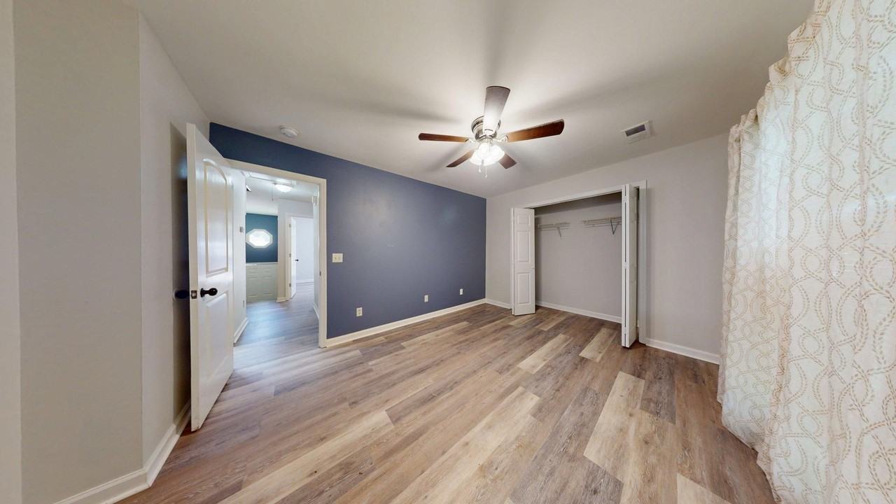 500 Greentree Ter - Photo 6 of 24